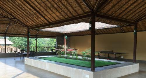 Hotel Corbett Wild Iris Spa And Resort