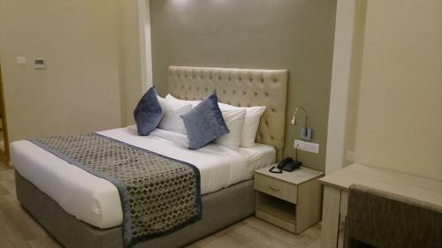 Mango Hotels Naveen