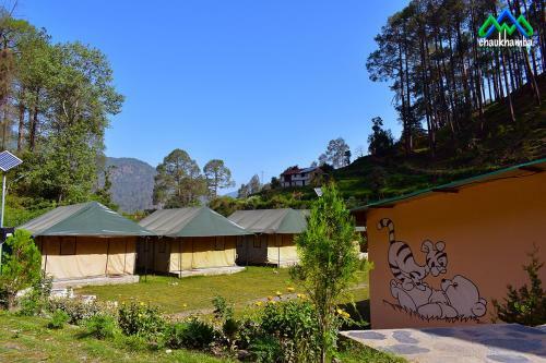 Hotel Chaukhamba Camps & Huts