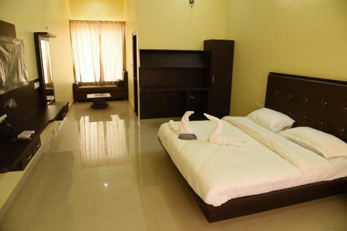 Hotel Chitrakoot Garden And Resorts