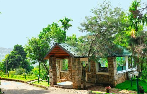 Hotel Kaivalyam Wellness Retreat