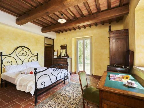 Provincial Villa In Marciano Tuscany With Pool