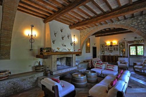 Osteriola Villa Sleeps 12 Pool Wifi