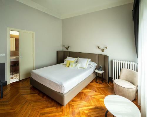 Hostal Castello Guest House