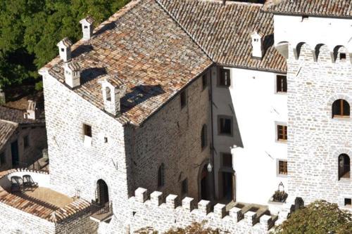 Carbonesca Villa Sleeps 22