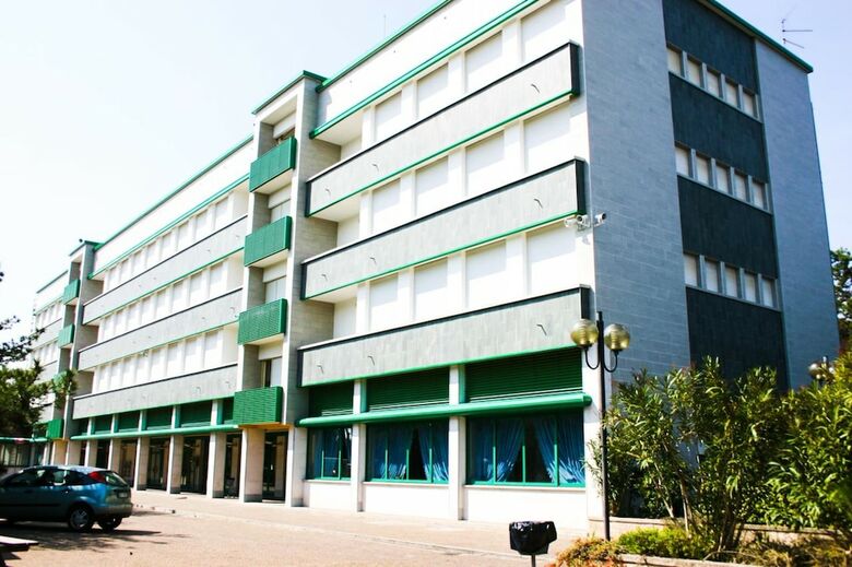 Bella Italia & Efa Village