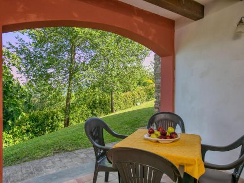Spacious Mansion In Sant'angelo In Vado With Pool