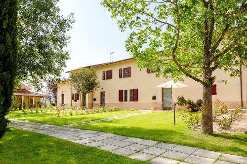 Hostal Tenuta Lamborghini Golf & Resort