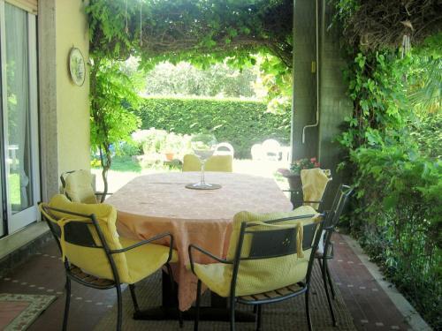Modern Villa In Lazise With Private Pool