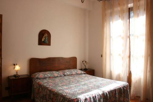 Santa Barbara-miniera Villa Sleeps 12 Pool Wifi