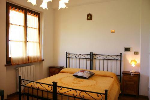 Santa Barbara-miniera Villa Sleeps 12 Pool Wifi