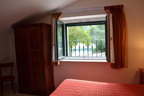 Hostal La Maga Del Lago