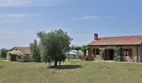 Poderone Villa Sleeps 9 Wifi