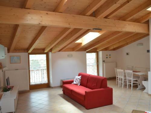 Expansive Holiday Home In Monclassico Tyrol With Garden