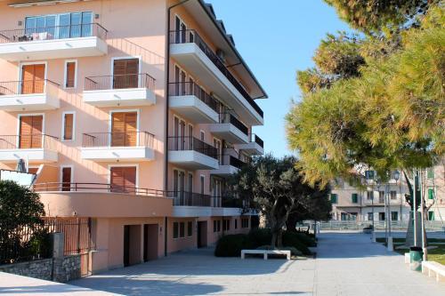 Apartamento Condominio Fortino