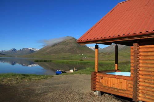 Hostal Brimnes Bungalows