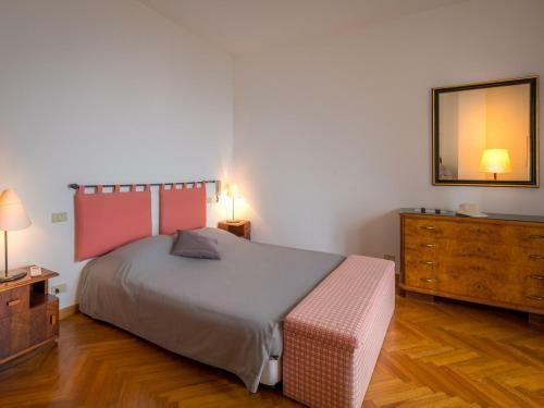 Meina Villa Sleeps 13 Pool Air Con Wifi