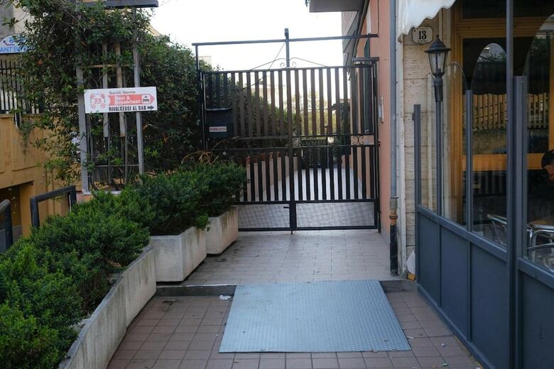 Hostal B&B Lamezia Airport