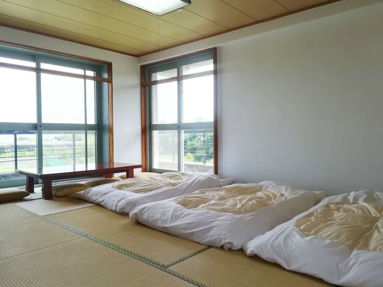 Hostal J-hoppers Lake Biwa Guesthouse