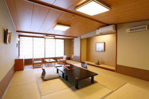 Shitakirisuzumeno Oyado Hotel Isobe Garden