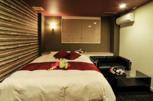 Hotel Cube (love Hotel)