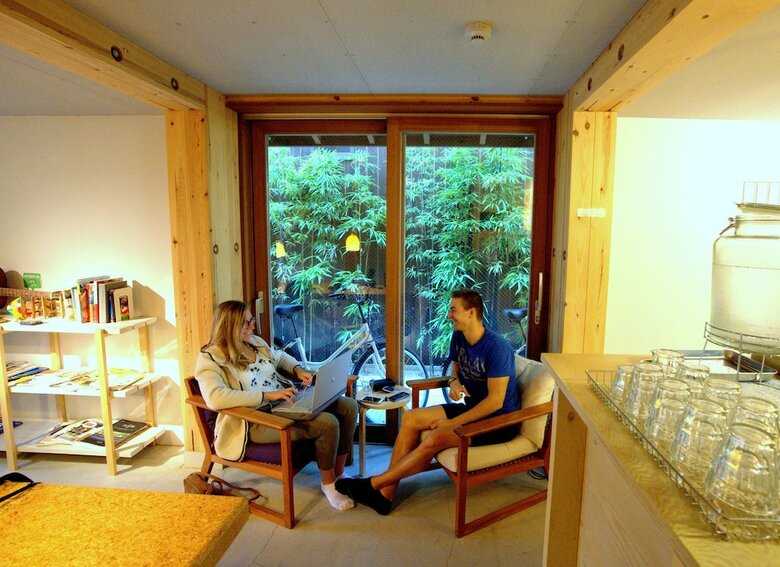 Hostal Utsuwa Designed Hostel