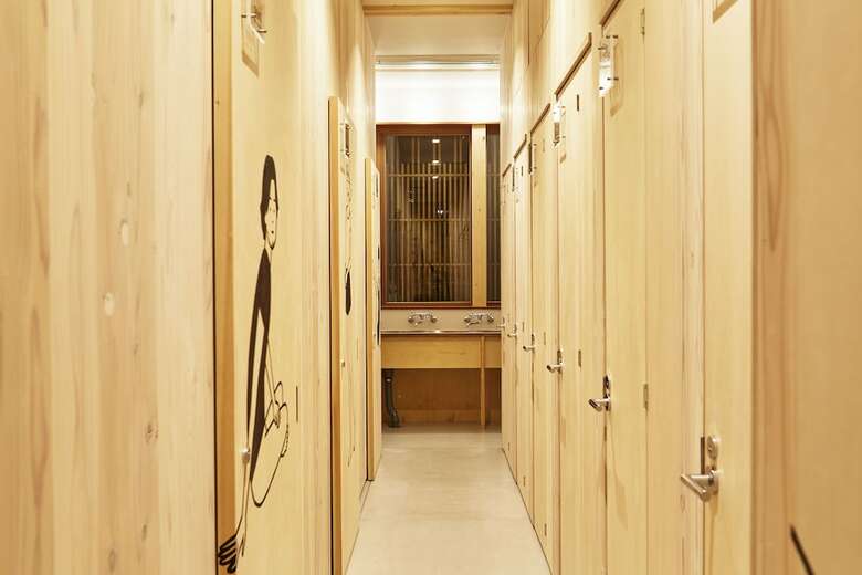 Hostal Utsuwa Designed Hostel