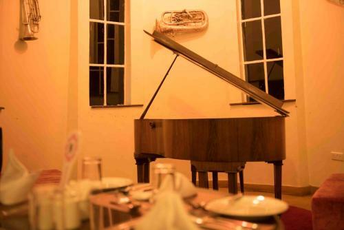 Hotel Tafaria Castle & Country Lodge