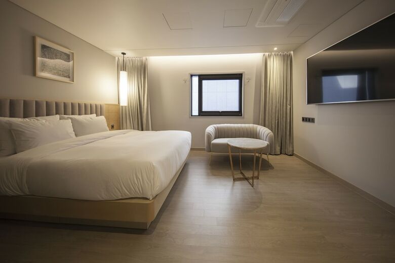 Hound Hotel Yeonsan