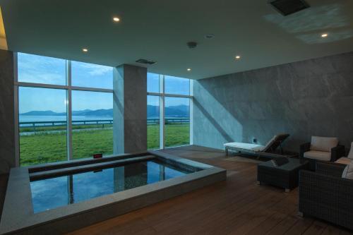 Hotel Tops 10