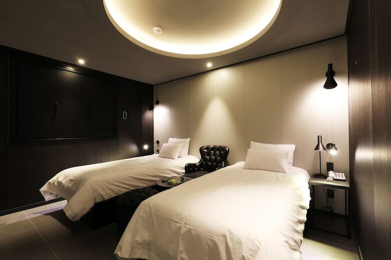 Rainbow Hotel