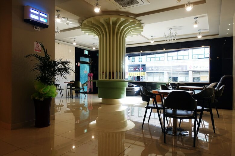 Gallery Hotel Bnb
