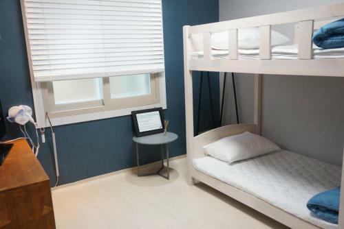 Hostal Airport Guesthouse