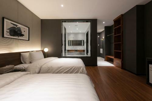 Brown-dot Hotel Shinho
