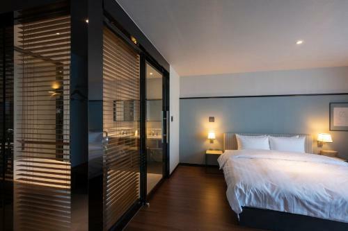 Brown-dot Hotel Shinho