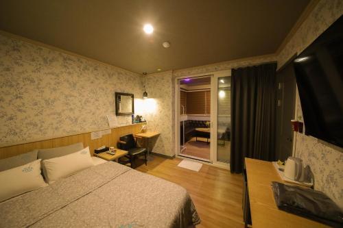 Insta Motel
