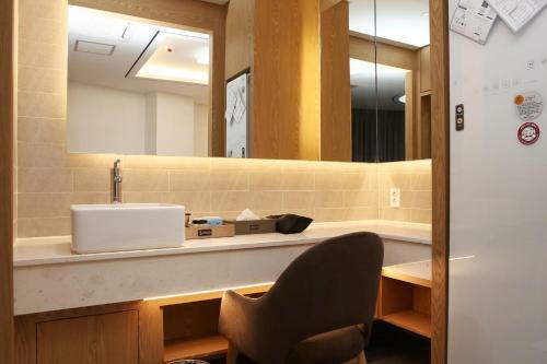 Bentley Tourist Hotel
