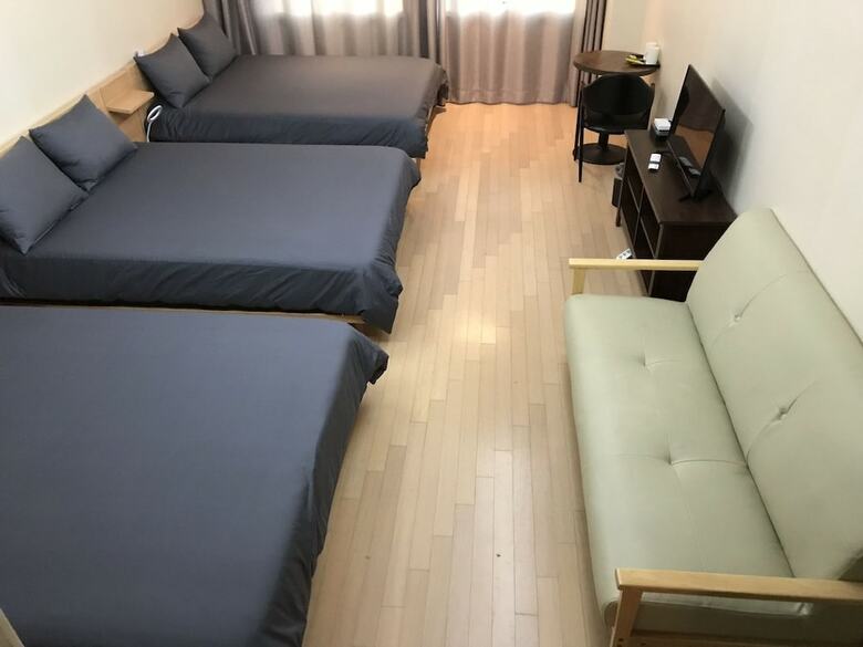 Hostal Lg Airtel
