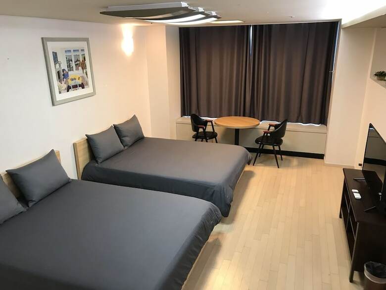 Hostal Lg Airtel
