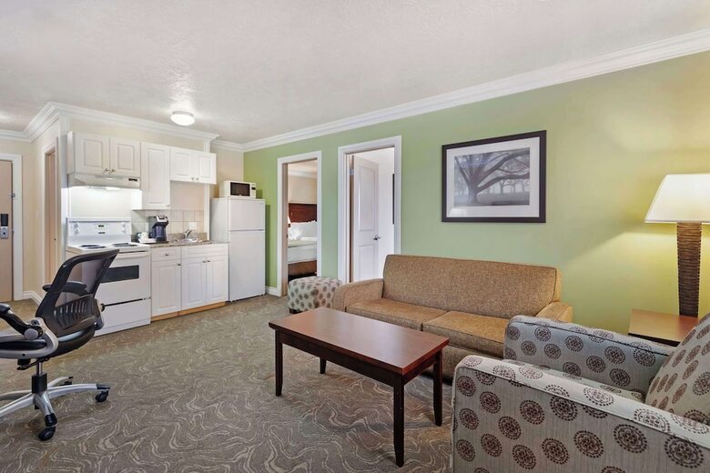 Best Western Plus Mirage Hotel And Resort