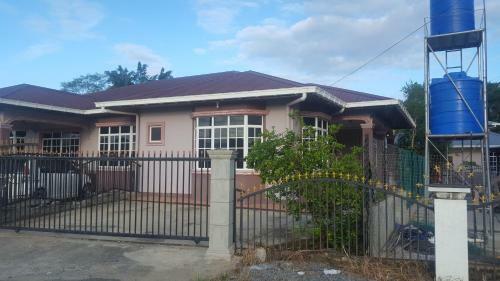 Haji Saif Homestay Whole Semi-d Terrace