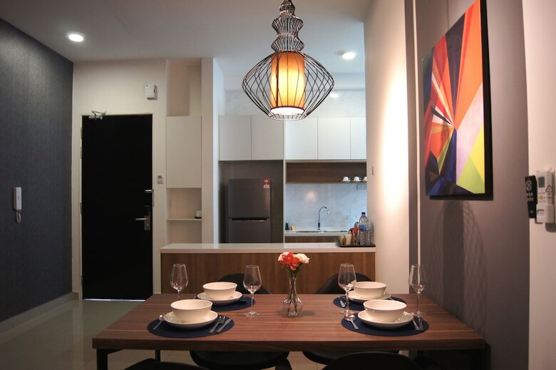 Hotel Twin Galaxy Suites By Iconic Bliss