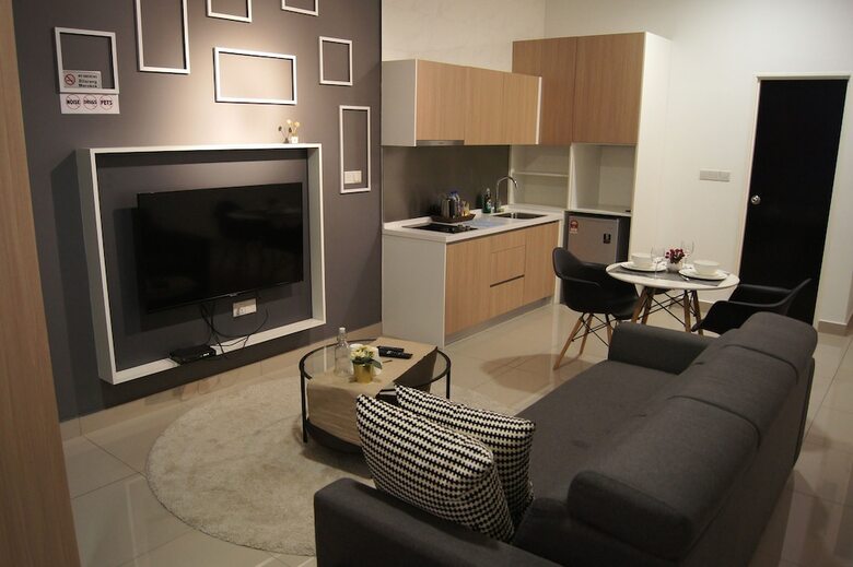 Hotel Twin Galaxy Suites By Iconic Bliss
