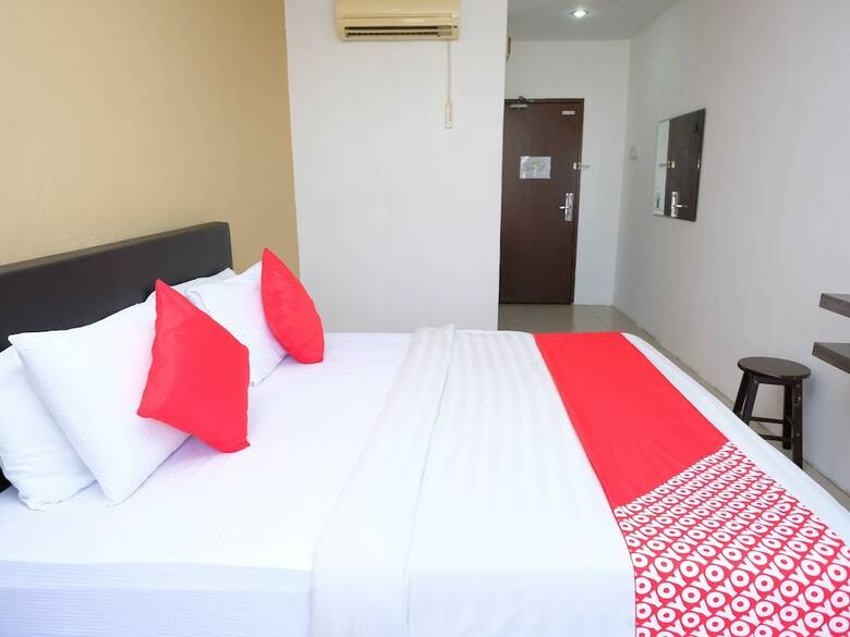 Oyo 619 Grand City Hotel 2
