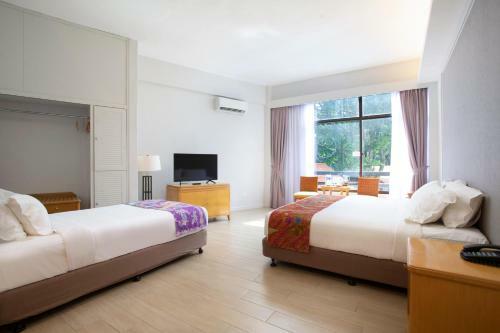 Hotel Adena Beach Resort