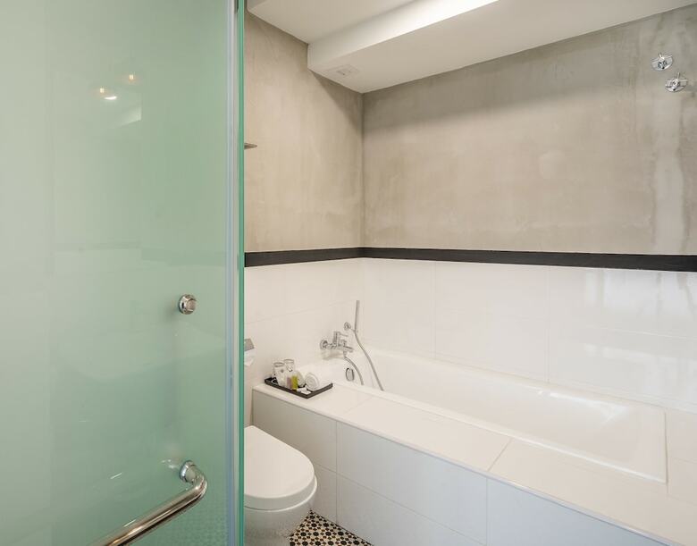 Treasures Hotel And Suites
