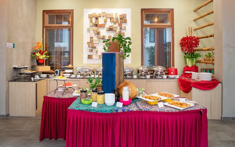 Treasures Hotel And Suites