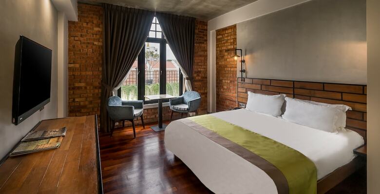 Treasures Hotel And Suites