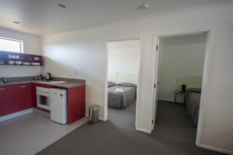 Antonio Mews Motel