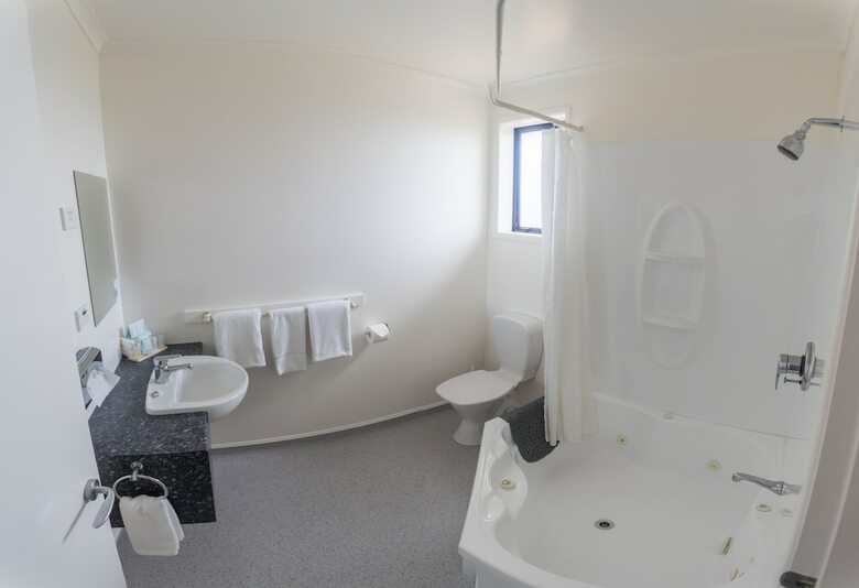 Antonio Mews Motel